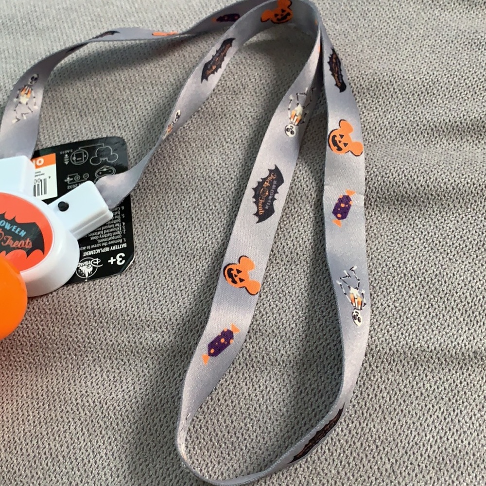 Disney Mickey Light Up Necklace - Picture 4 of 4